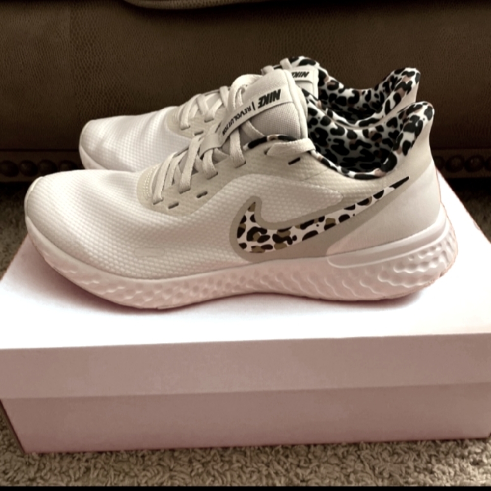 NIKE TENNIS